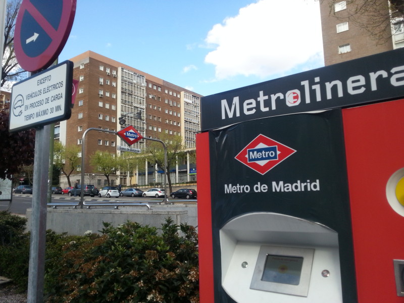 Repostar tu coche con el metro. La Metrolinera de Madrid.